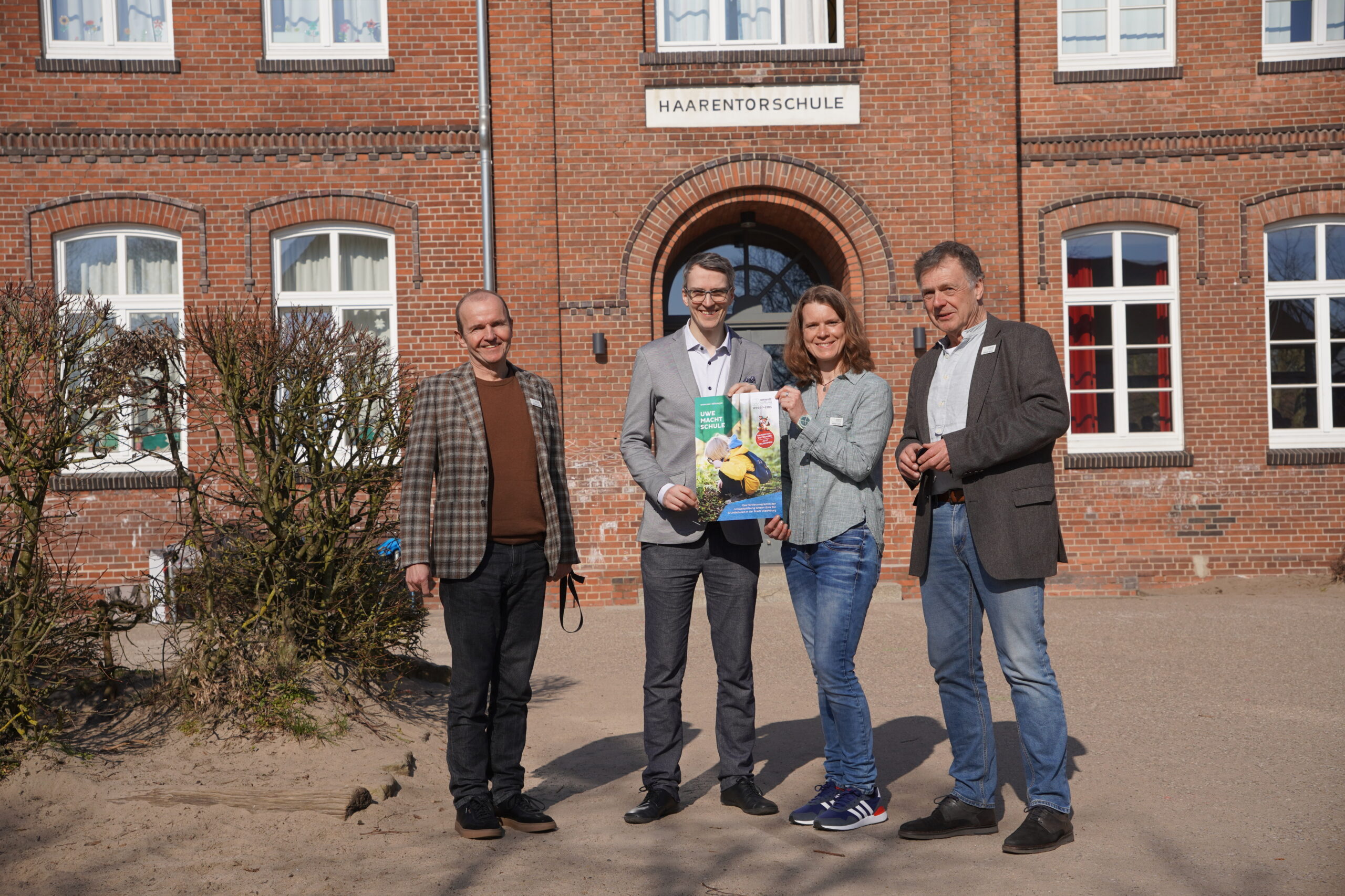 Fototermin Stadtrat Denckmann 19.03.2026 Pressetermin mit Holger Denckmann (Dezernent für Schule, Sport und Kultur), dem Vorstandsvorsitzenden Fritjof Hufeland, dem Vorstand Ewald Tewes und der Geschäftsführerin Christiane Huxdorff. Foto: Umweltstiftung Weser-Ems.